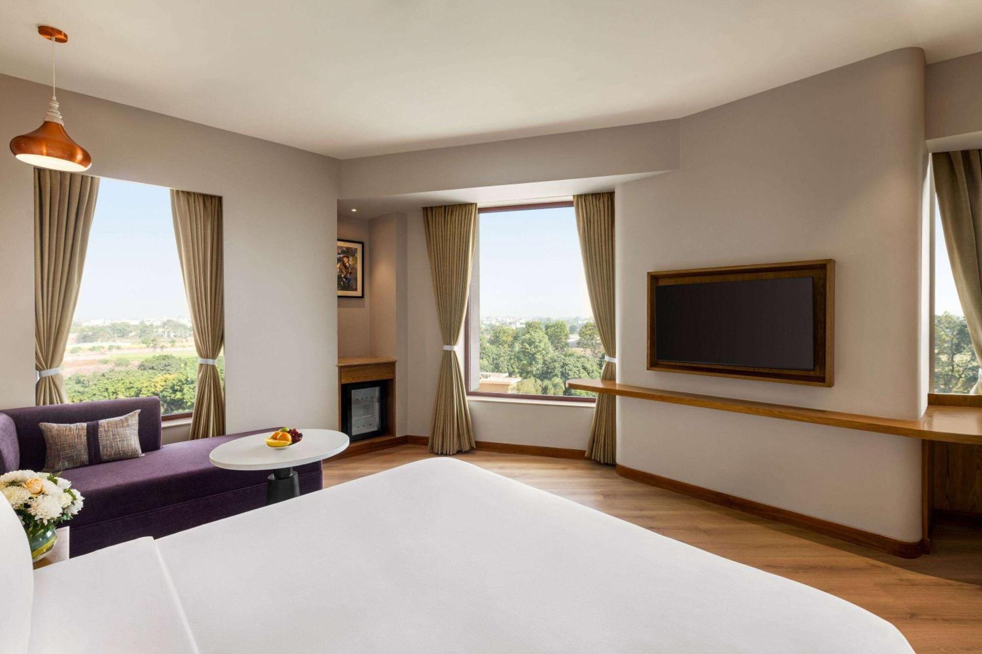 Ramada Encore By Wyndham Amritsar Airport 외부 사진