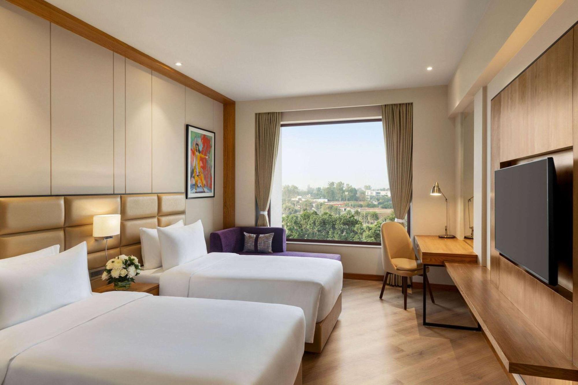 Ramada Encore By Wyndham Amritsar Airport 외부 사진