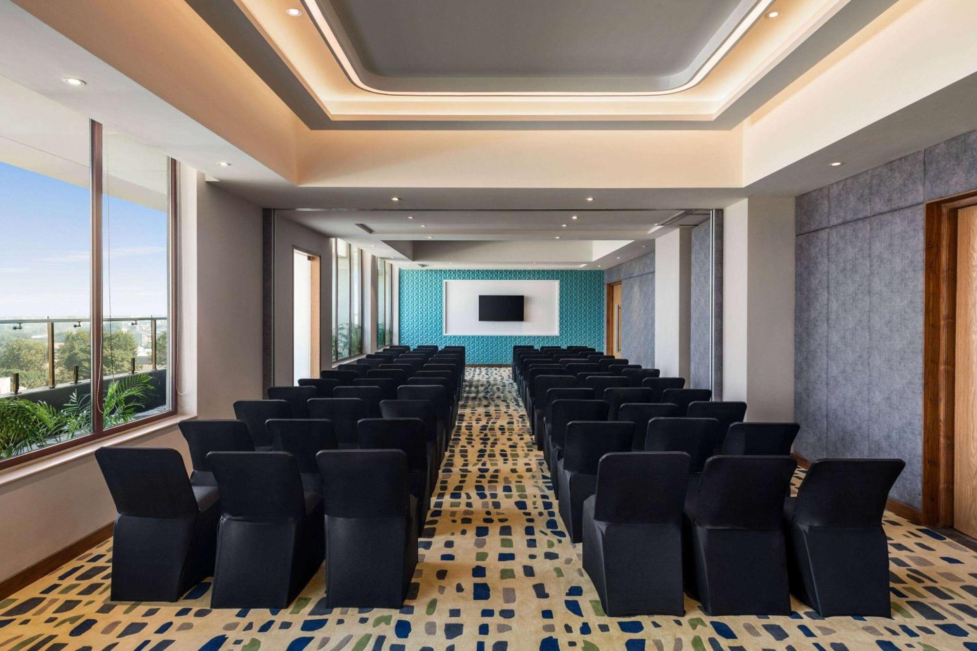 Ramada Encore By Wyndham Amritsar Airport 외부 사진