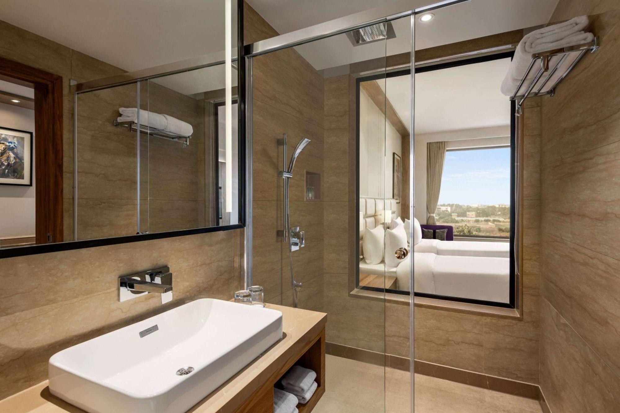 Ramada Encore By Wyndham Amritsar Airport 외부 사진